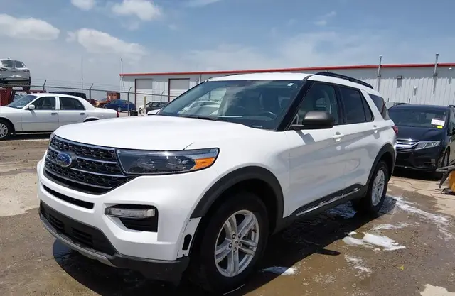 FORD EXPLORER XLT 2023