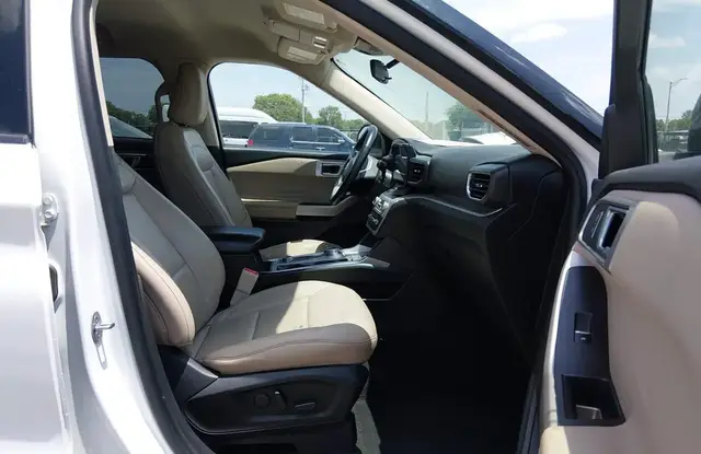 FORD EXPLORER XLT 2023