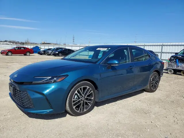 TOYOTA CAMRY 2025