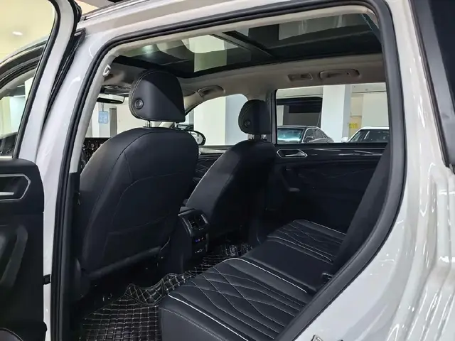VOLKSWAGEN TIGUAN L 2022