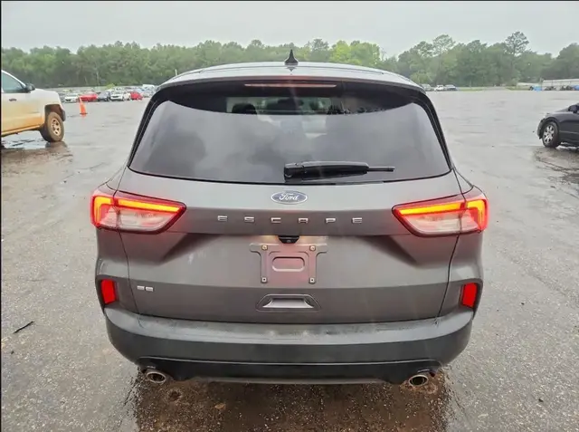 FORD ESCAPE SE 2022