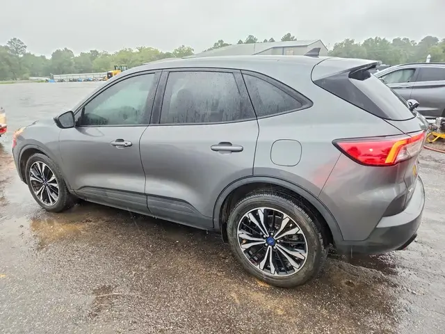 FORD ESCAPE SE 2022