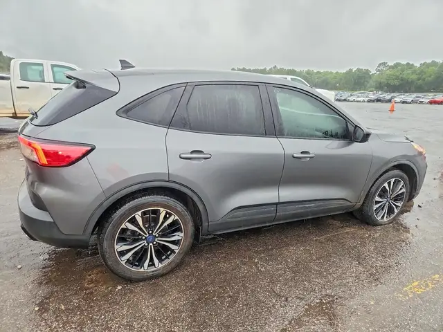 FORD ESCAPE SE 2022