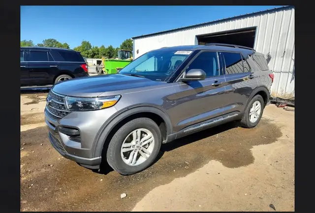FORD EXPLORER XLT 2023