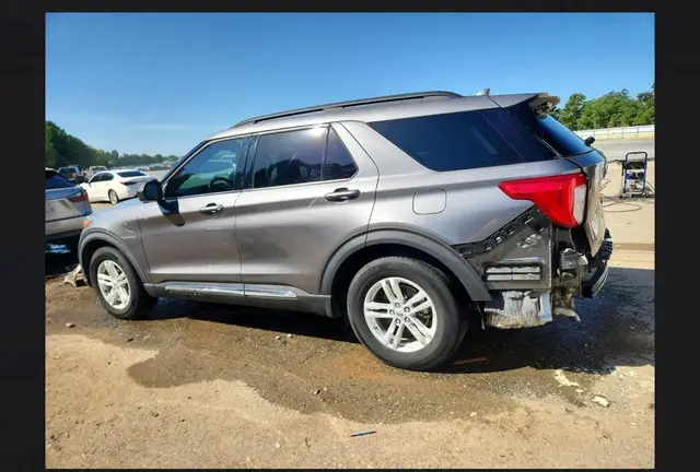 FORD EXPLORER XLT 2023