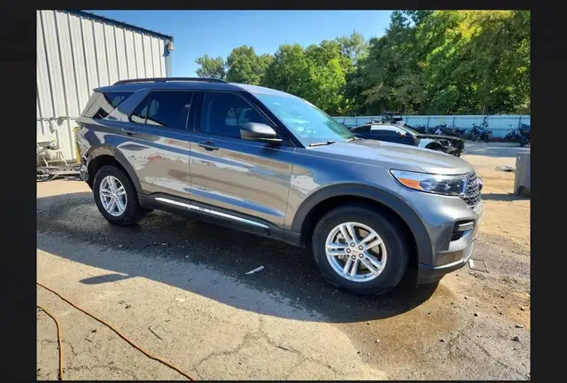 FORD EXPLORER XLT 2023