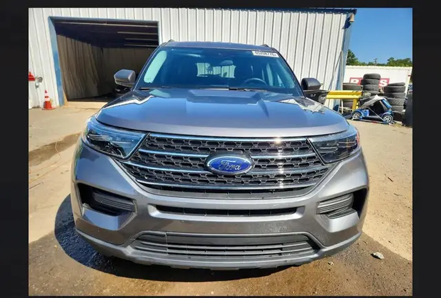 FORD EXPLORER XLT 2023