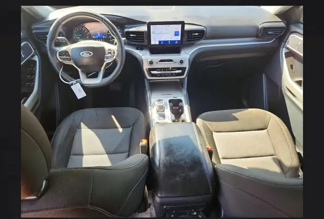 FORD EXPLORER XLT 2023