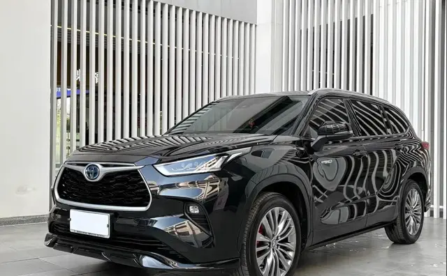 TOYOTA HIGHLANDER 2023