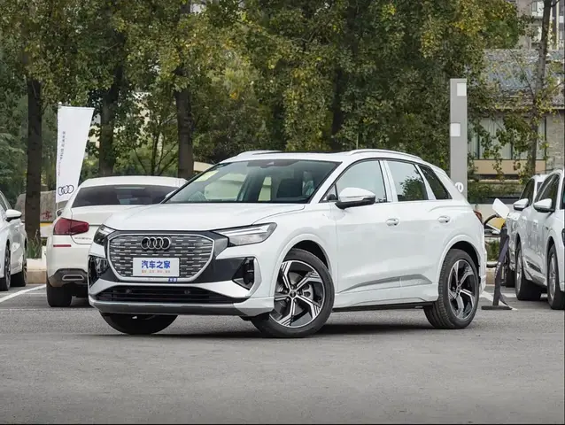 AUDI Q4 E-TRON МОДИФИКАЦИЯ 40 E-TRON МОЩНОСТЬЮ 204 Л.С. (310 Н М) С БАТАРЕЕЙ ЕМКОСТЬЮ 84.8 КВТ Ч (ЗАПАС ХОДА ДО 605 2024