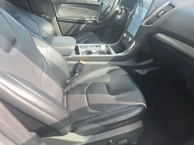 FORD EDGE TITANIUM 2022