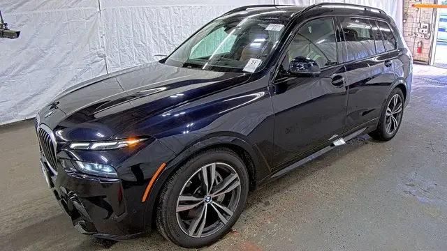 BMW X7 SPORTS ACTIVITY VEHICLE 2024