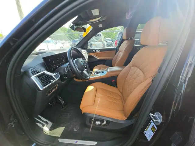 BMW X7 SPORTS ACTIVITY VEHICLE 2024
