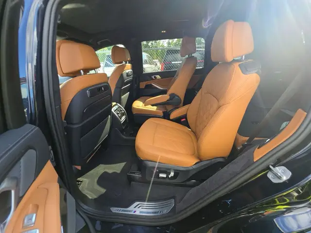 BMW X7 SPORTS ACTIVITY VEHICLE 2024