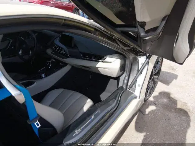 BMW I8 2015