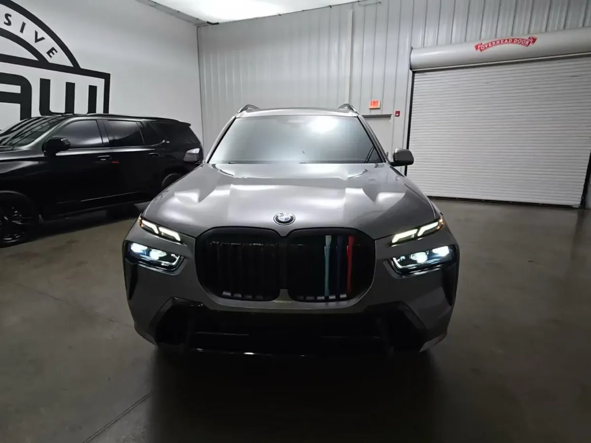BMW X7 2023