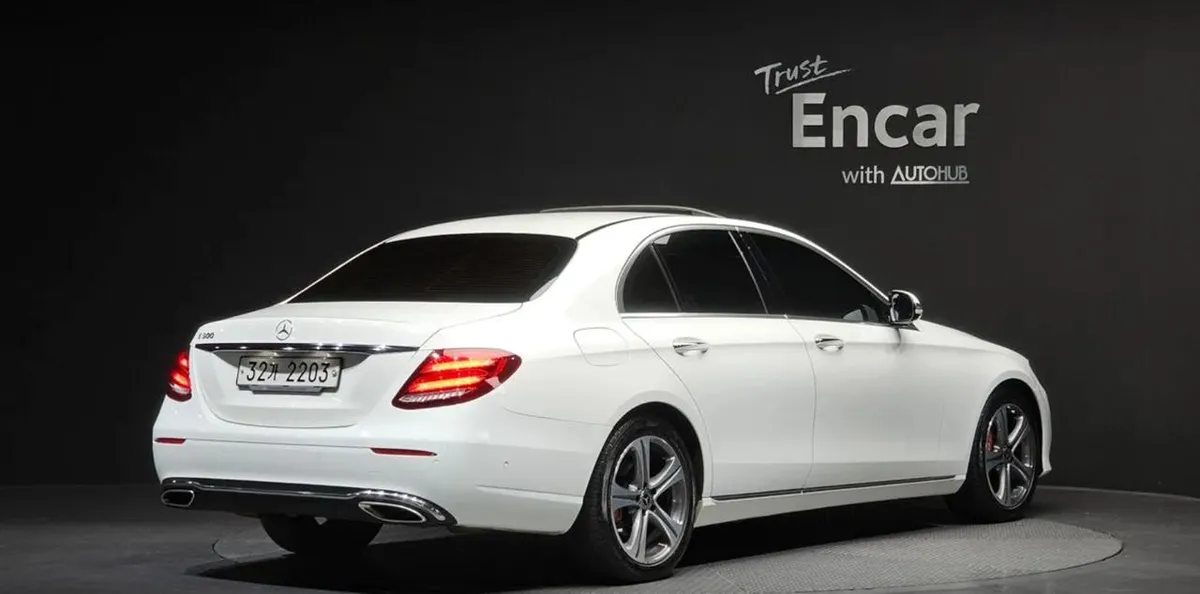 MERCEDES-BENZ W213 AVANTGARDE 2019