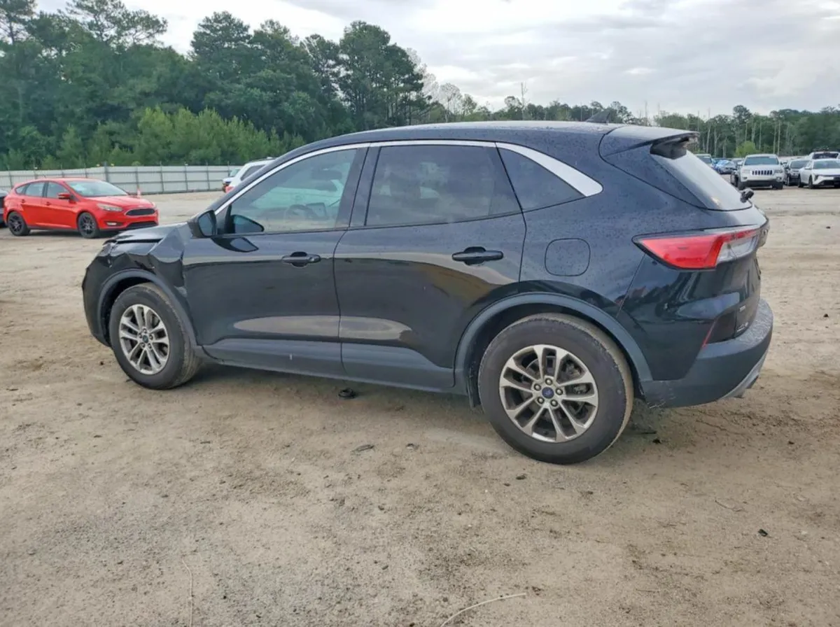 FORD ESCAPE SE 2022