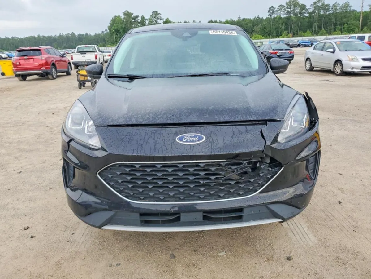 FORD ESCAPE SE 2022