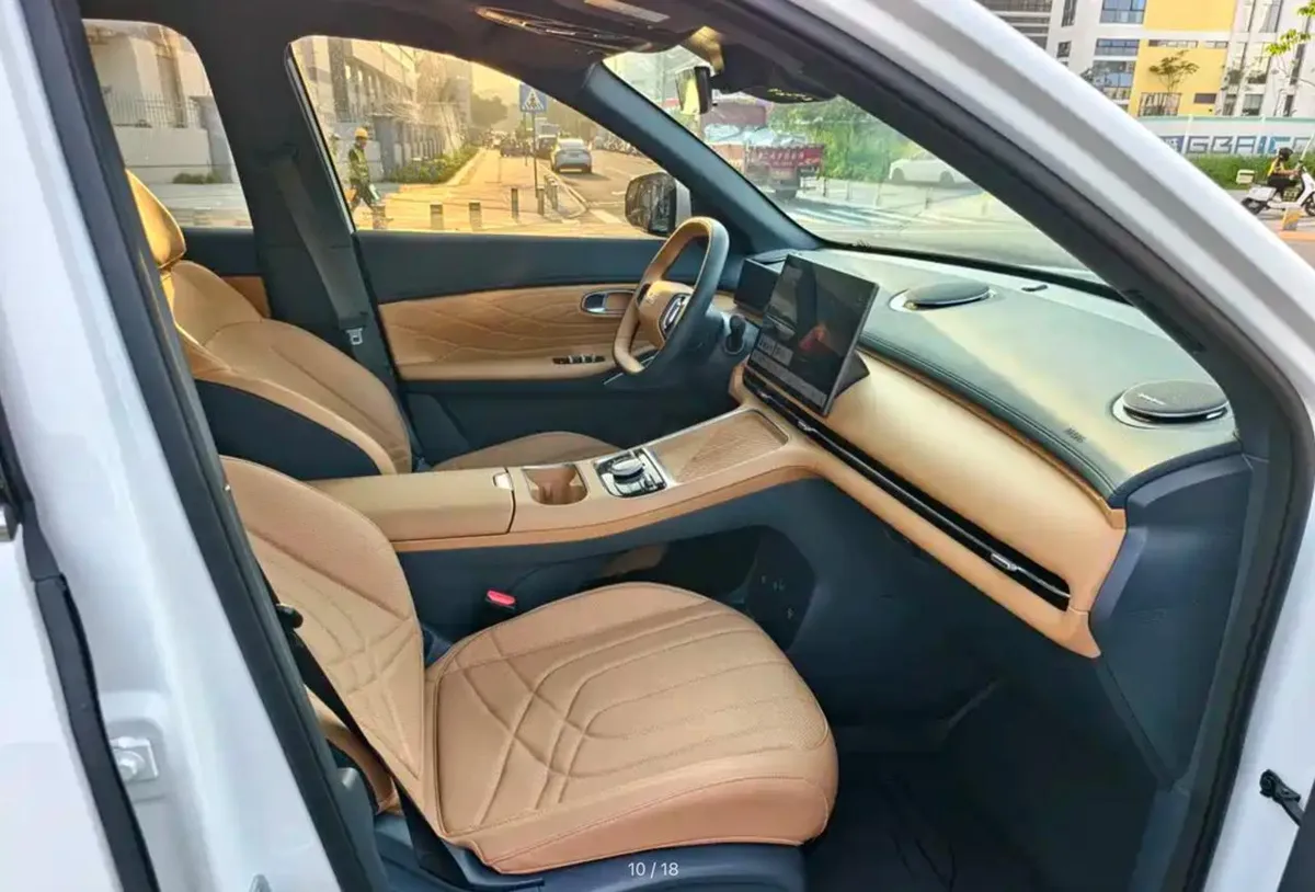 GEELY GALAXY STARSHIP 7 2025