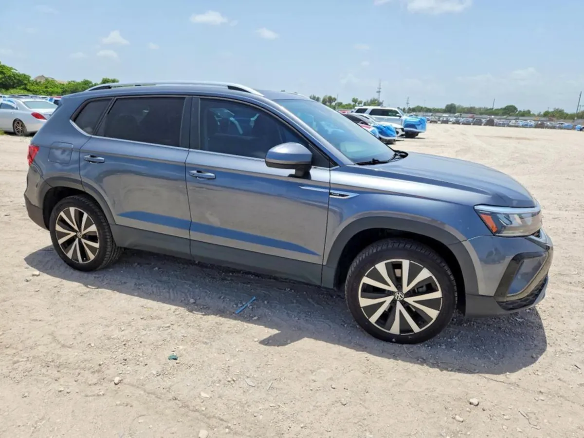 VOLKSWAGEN TAOS SE 2022