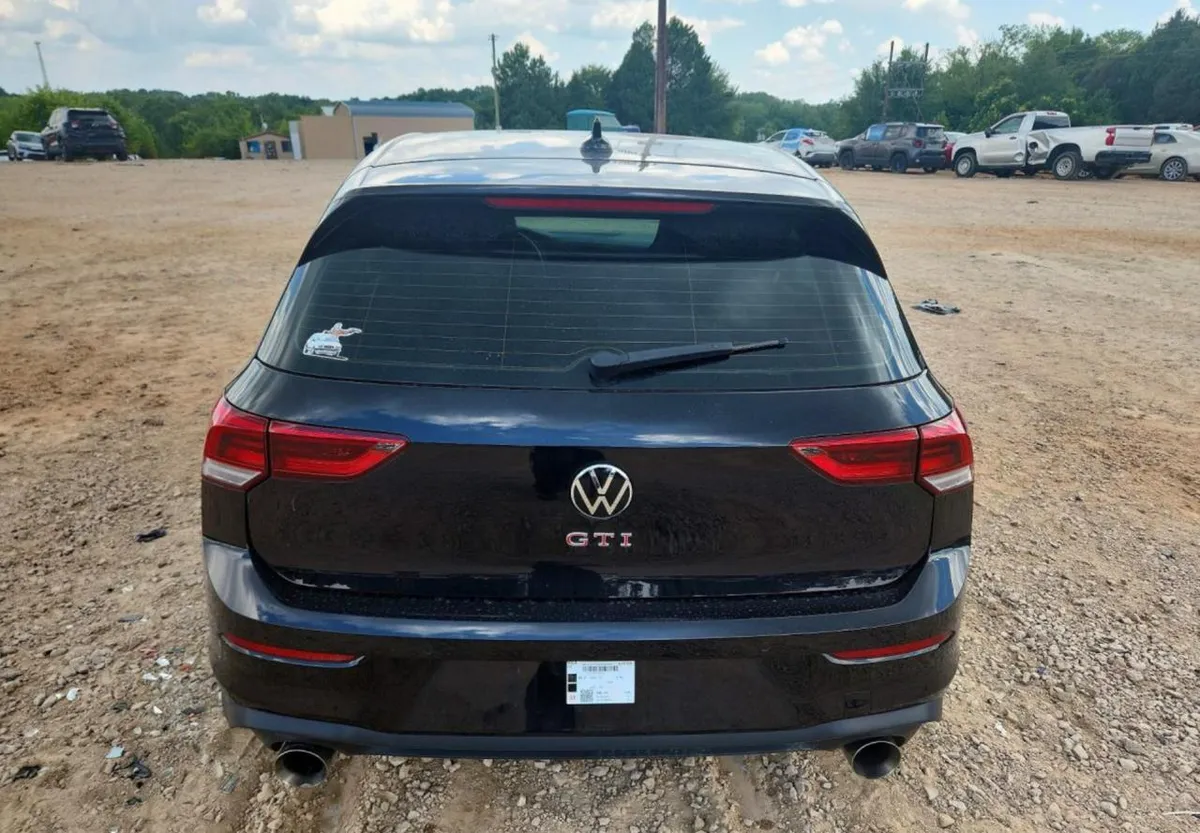 VOLKSWAGEN GOLF S 2024