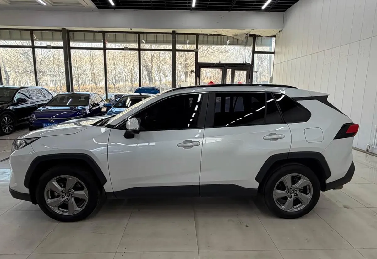 TOYOTA RAV4 2022