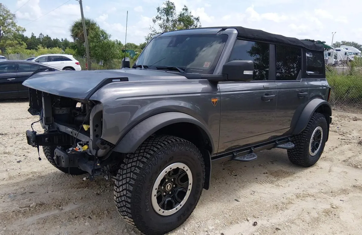 FORD BRONCO BADLANDS 2023