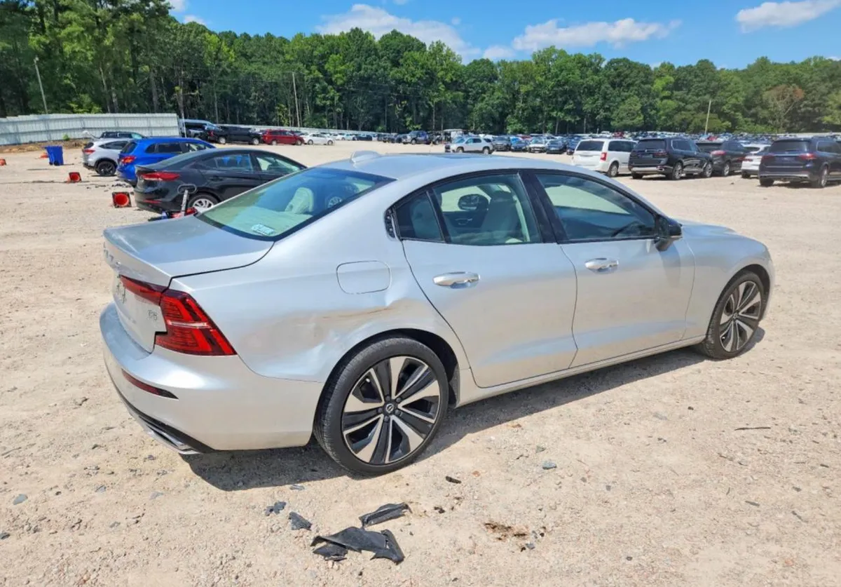 VOLVO S60 B5 MOMENTUM 2022