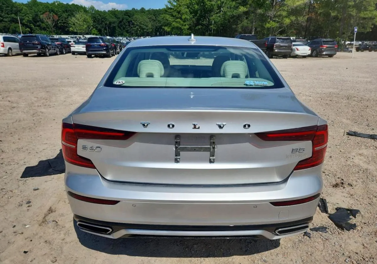 VOLVO S60 B5 MOMENTUM 2022