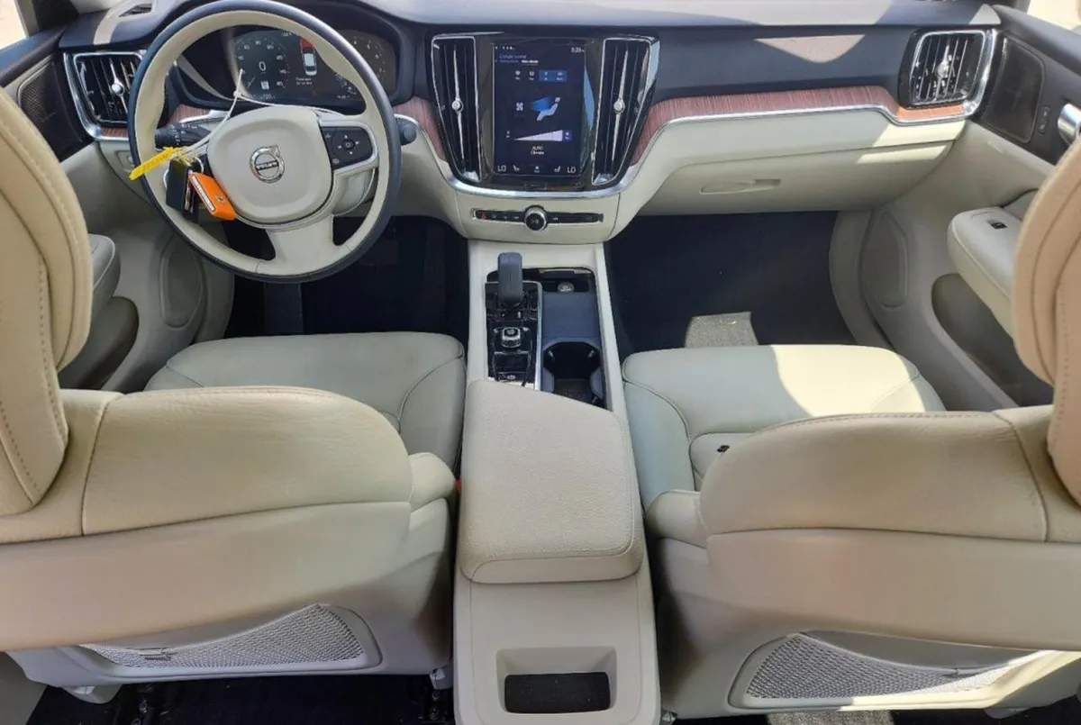 VOLVO S60 B5 MOMENTUM 2022