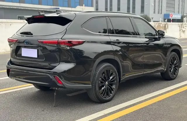 TOYOTA HIGHLANDER 2023