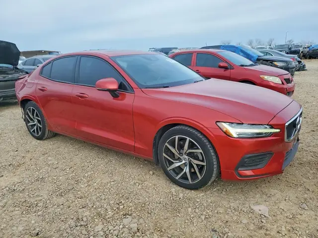 VOLVO S60 T5 MOMENTUM 2020