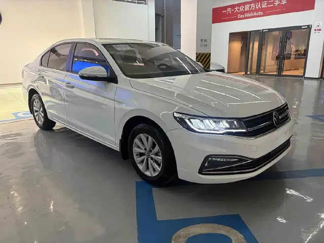VOLKSWAGEN BORA 2021