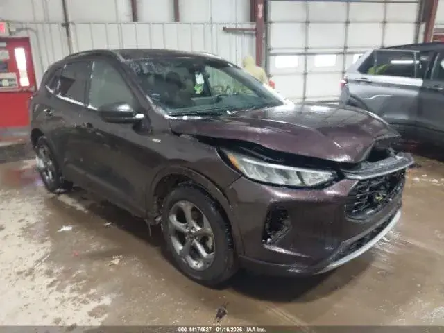 FORD ESCAPE ST-LINE 2023