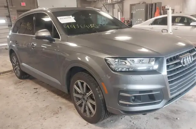 AUDI Q7 2017