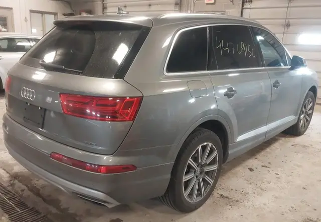 AUDI Q7 2017