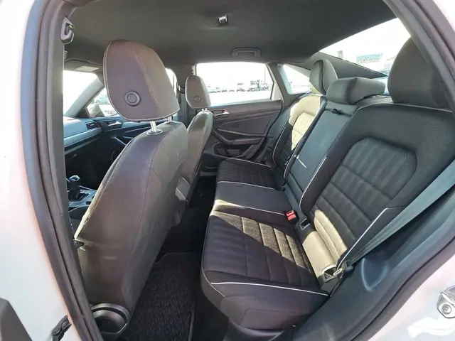 VOLKSWAGEN JETTA SPORT 2023