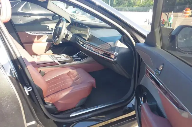 BMW 760I 2024