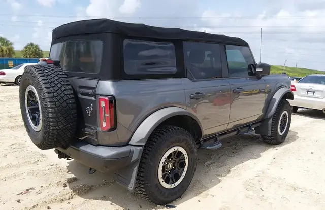 FORD BRONCO BADLANDS 2023