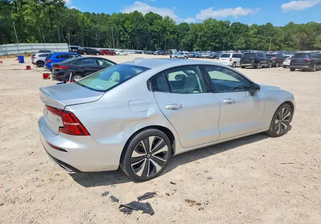 VOLVO S60 B5 MOMENTUM 2022