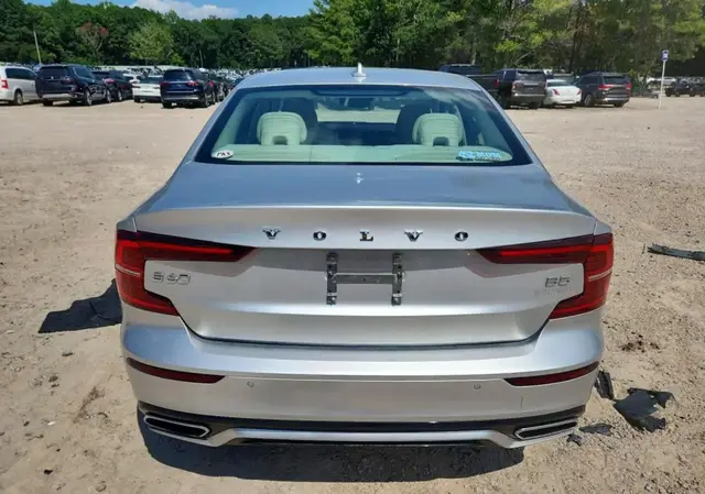 VOLVO S60 B5 MOMENTUM 2022